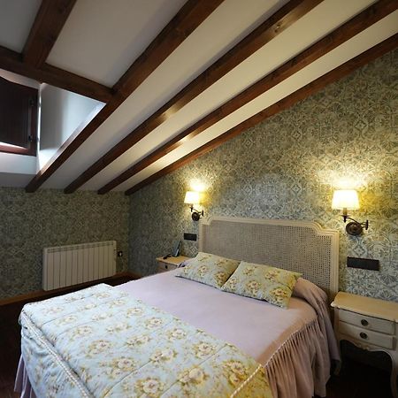 Hotel Rural Y Restaurante, Rinconcito De Gredos Cuevas Del Valle المظهر الخارجي الصورة