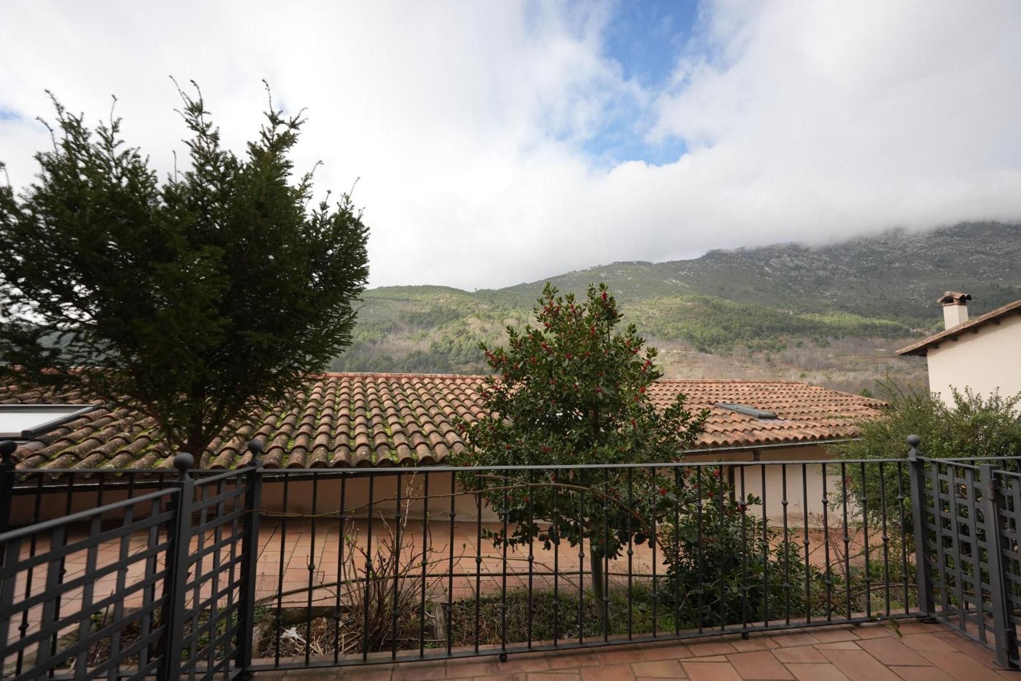 Hotel Rural Y Restaurante, Rinconcito De Gredos Cuevas Del Valle المظهر الخارجي الصورة