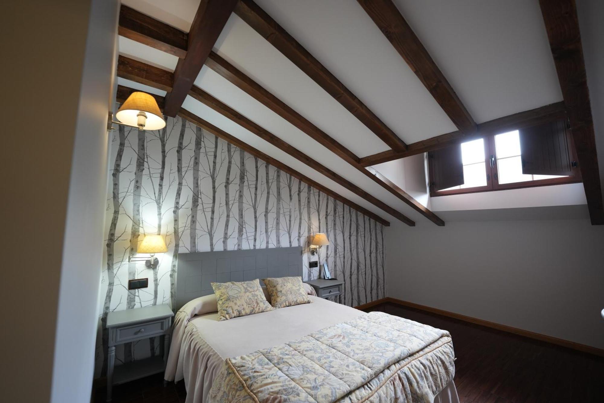 Hotel Rural Y Restaurante, Rinconcito De Gredos Cuevas Del Valle المظهر الخارجي الصورة