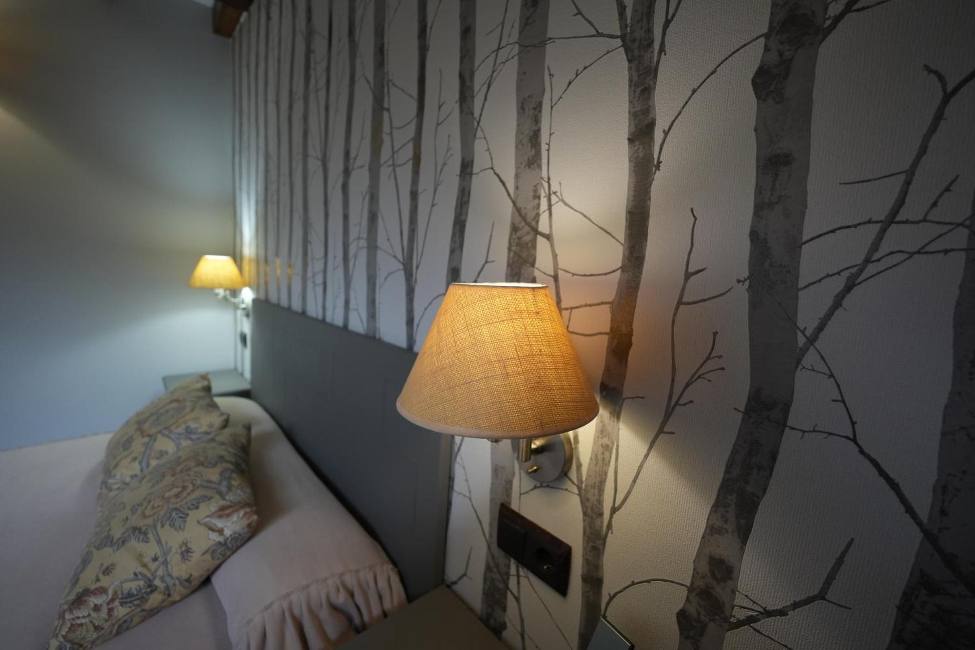 Hotel Rural Y Restaurante, Rinconcito De Gredos Cuevas Del Valle المظهر الخارجي الصورة